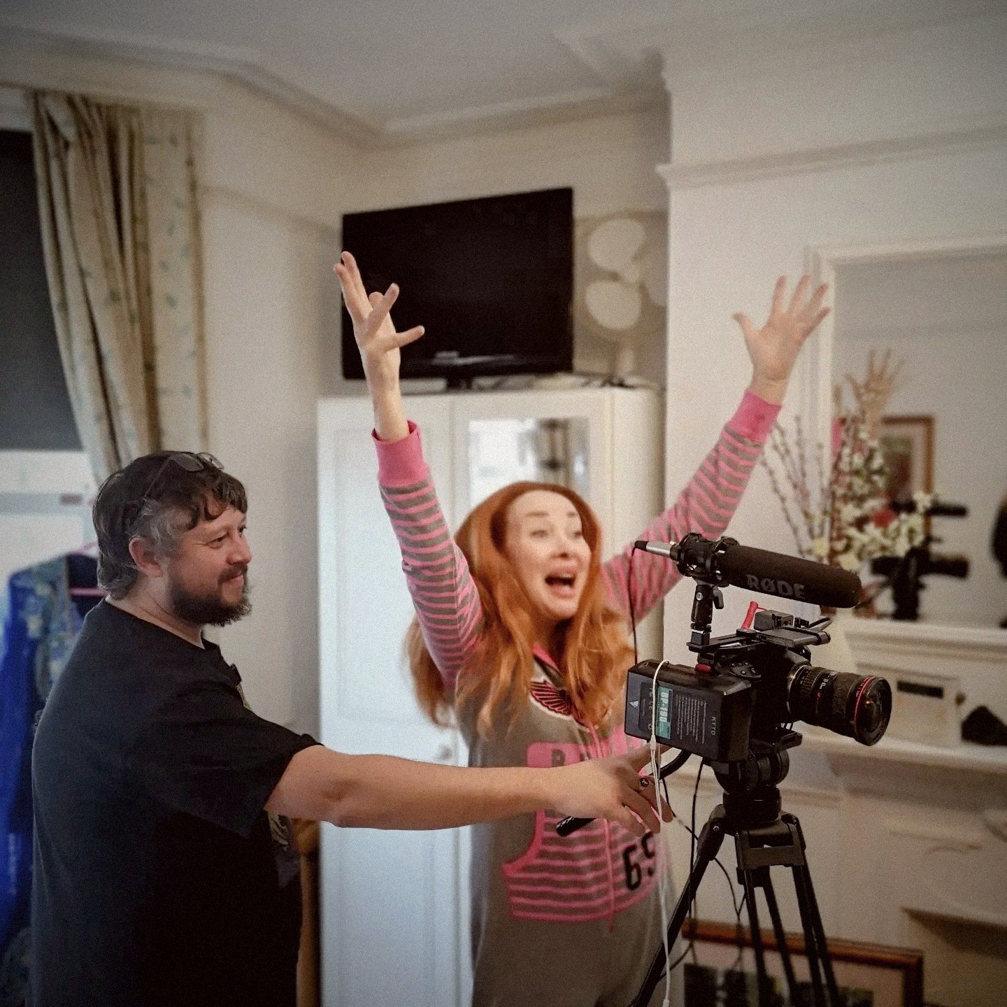 Eileen and Jason on set